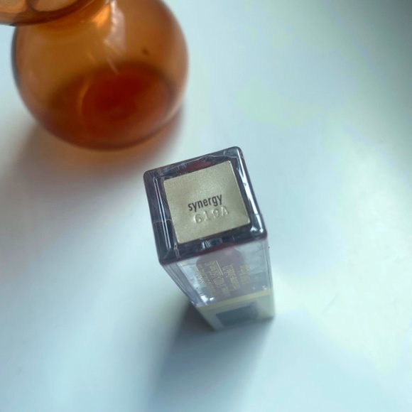 STILA Beauty Boss Lip Gloss- Synergy (Travel size) - Picture 2 of 4